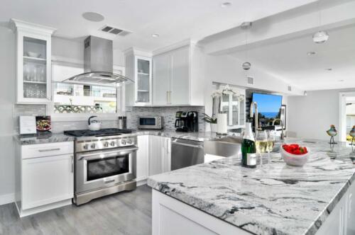 Beach and Snow Rentals: Laguna Beach - Exclusive luxury vacation Beach House rental by owner. Beach View, loads of amenities and activities nearby. https://www.lagunabeachrentalsbyowner.com